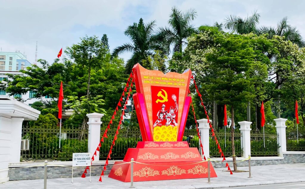 Quảng cáo Phương Đông – Làm biển quảng cáo tại Quảng Ninh